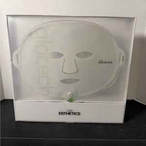 White Skincare Mask Pro